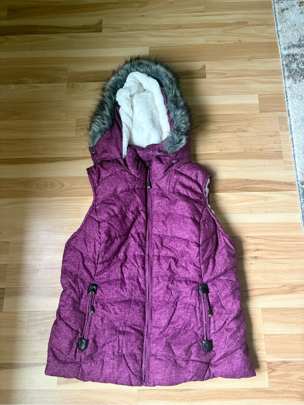 GreenTea Girls' Quilted Hooded Puffer Vest - Magenta